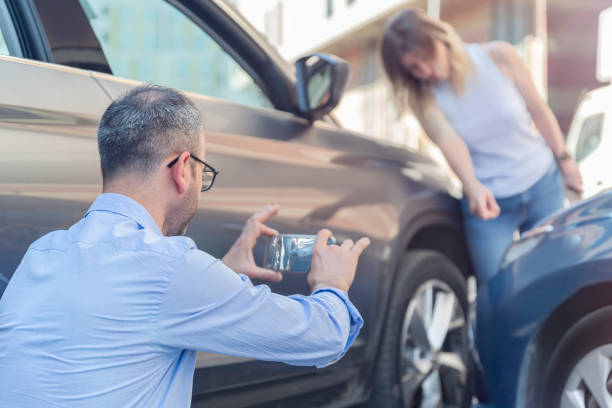 Professional Commercial Auto Insurance technician working in Kahaluu-Keauhou, HI